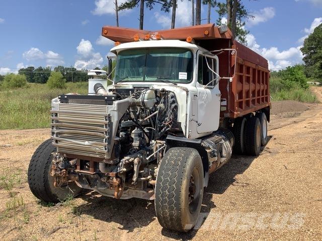 Mack RD690S Kiperi kamioni