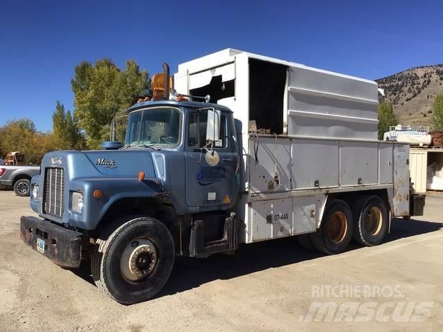 Mack U600 Komunalna vozila za opštu namenu