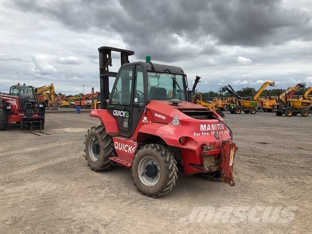 Manitou M26-4 Vanterenski viljuškar