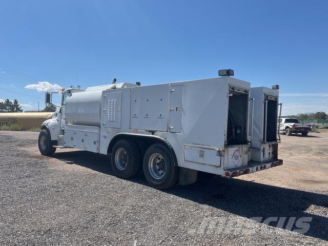 Peterbilt 335 Kamioni cisterne