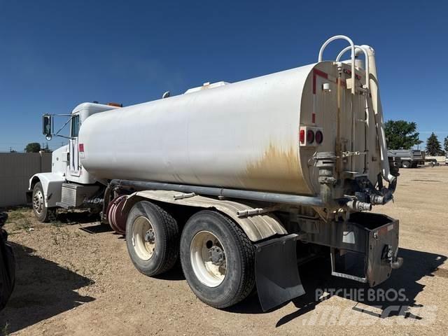 Peterbilt 377 Kamioni za vodu