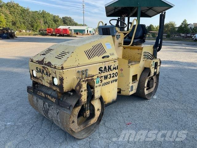 Sakai SW320 Valjci sa duplim bubnjem