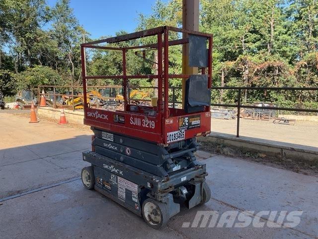 SkyJack 3219 Makazaste platforme