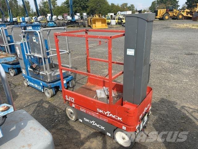 SkyJack SJ12 Jarbolne penjajuće platforme