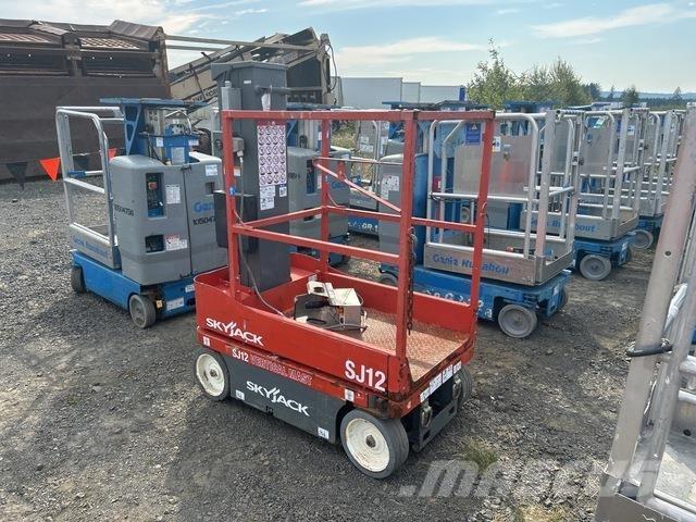 SkyJack SJ12 Jarbolne penjajuće platforme