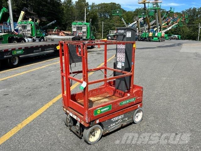 SkyJack SJ12 Jarbolne penjajuće platforme