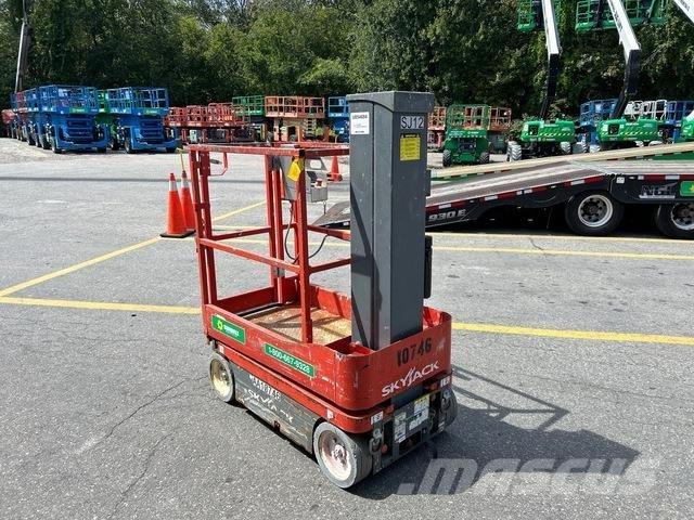 SkyJack SJ12 Jarbolne penjajuće platforme