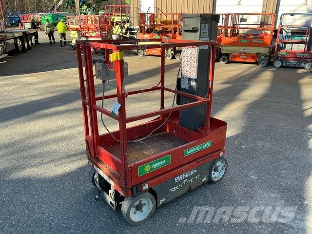 SkyJack SJ12 Jarbolne penjajuće platforme