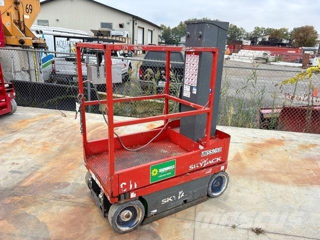 SkyJack SJ16 Jarbolne penjajuće platforme