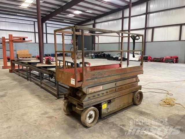 SkyJack SJ3220 Makazaste platforme