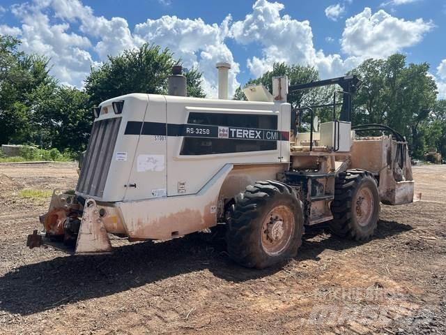 Terex RS 325B Nabijači zemlje