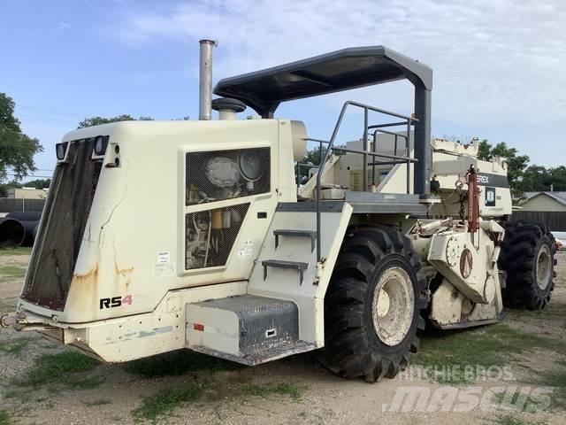 Terex RS-425C Nabijači zemlje