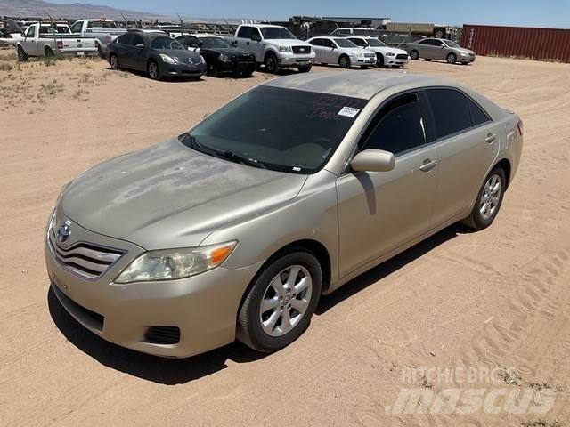 Toyota Camry Automobili