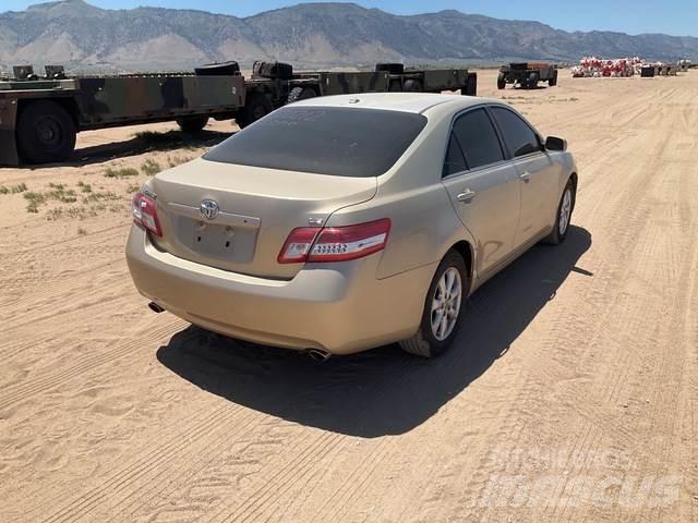 Toyota Camry Automobili