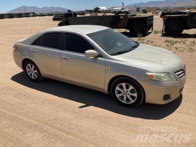 Toyota Camry Automobili