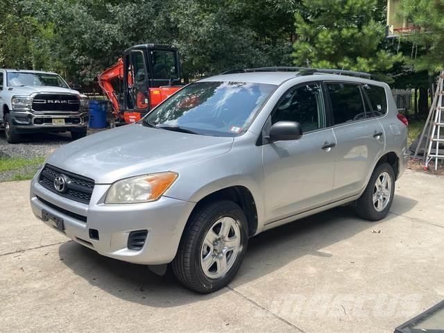Toyota RAV4 Automobili