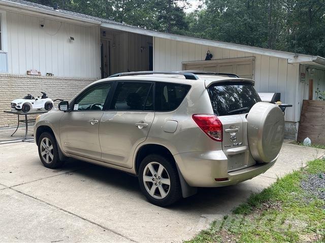 Toyota RAV4 Automobili