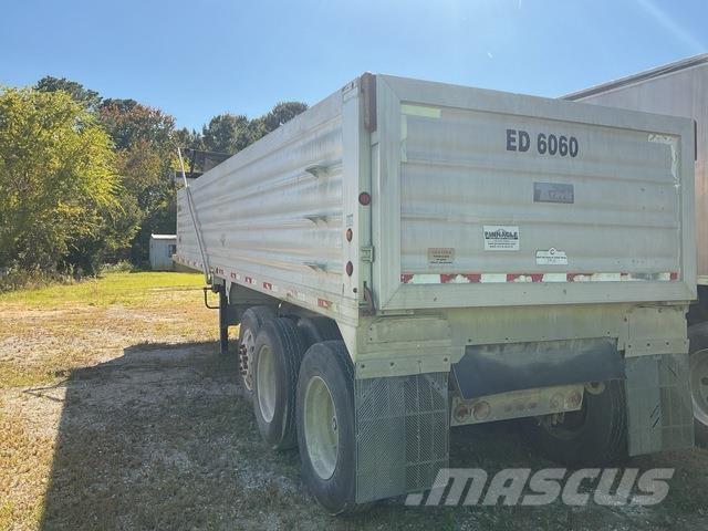 Travis  Kiperi prikolice