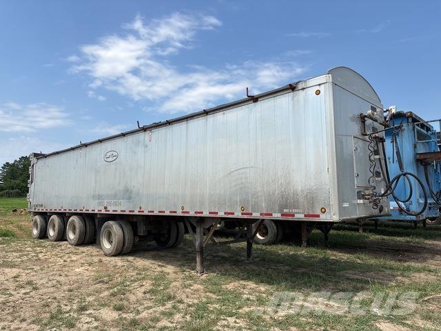  Trout River Poluprikolice sa pokretnim podom