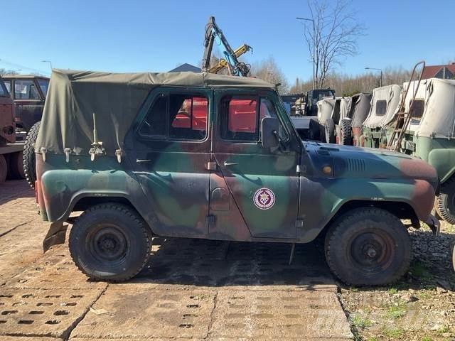  UAZ 469B Automobili