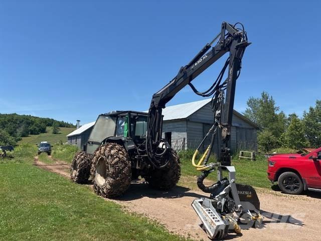 Valtra X120 Traktori