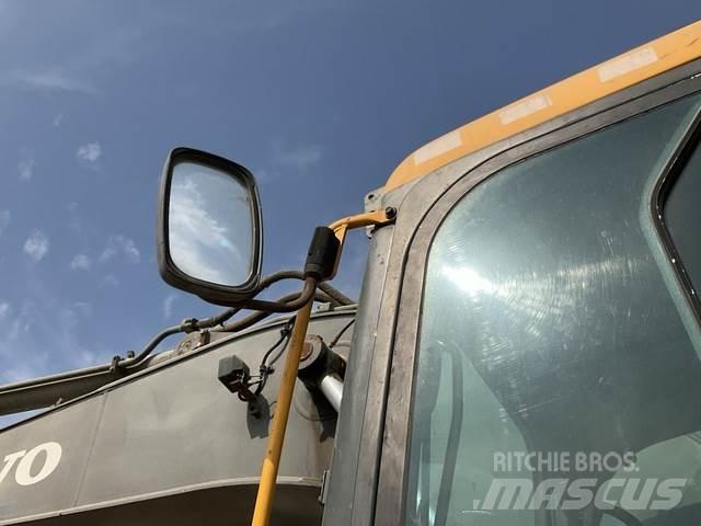 Volvo EC210D Bageri guseničari