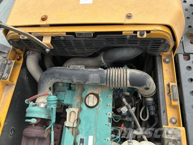 Volvo EC220DL Bageri guseničari