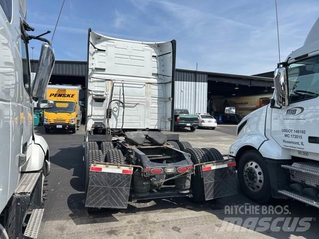 Volvo VNL Tegljači