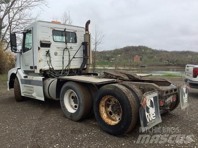 Volvo VNL Tegljači