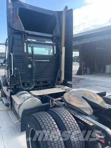 Volvo VNL Tegljači