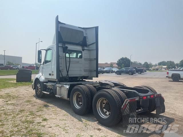 Volvo VNL 300 Tegljači