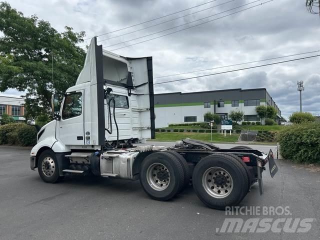 Volvo VNL 300 Tegljači