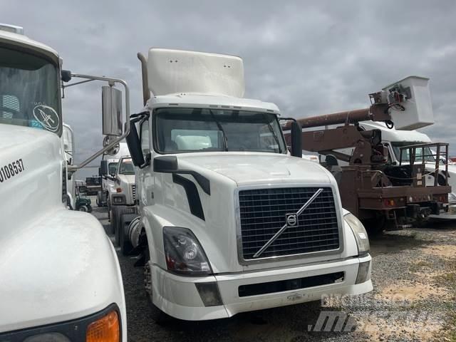 Volvo VNL64 Tegljači
