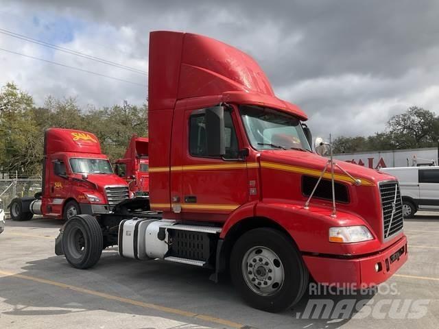 Volvo VNM Tegljači