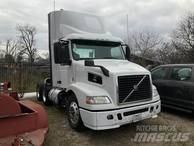 Volvo VNM Tegljači