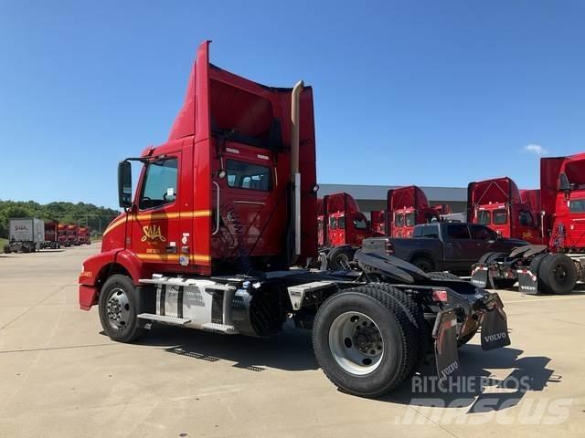 Volvo VNM Tegljači