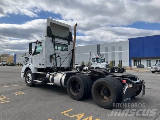 Volvo VNM Tegljači