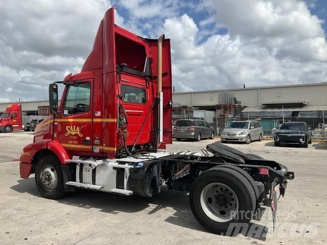 Volvo VNM Tegljači