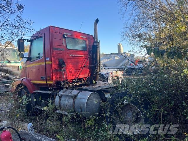 Volvo VNM200 Tegljači