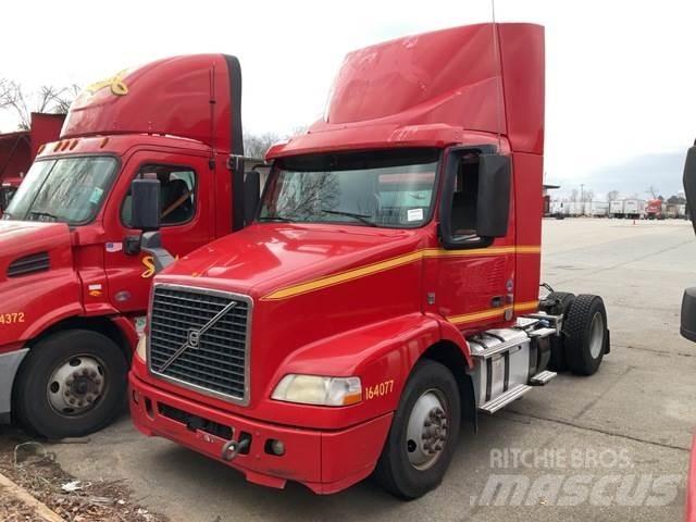 Volvo VNM42T Tegljači