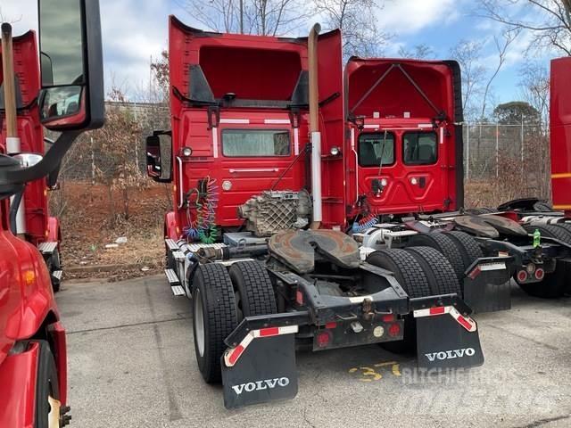 Volvo VNM42T Tegljači