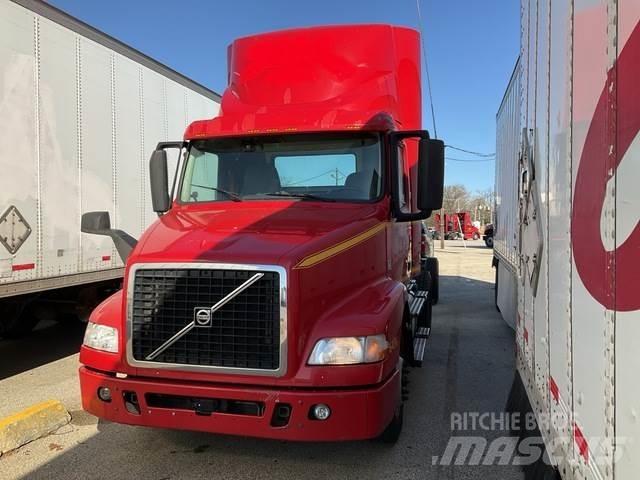 Volvo VNM42T Tegljači