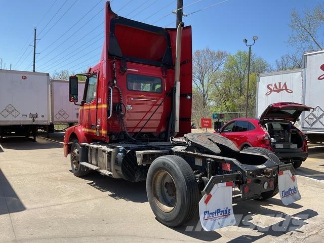 Volvo VNM42T Tegljači