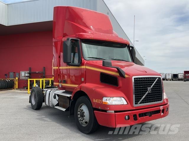 Volvo VNM42T Tegljači