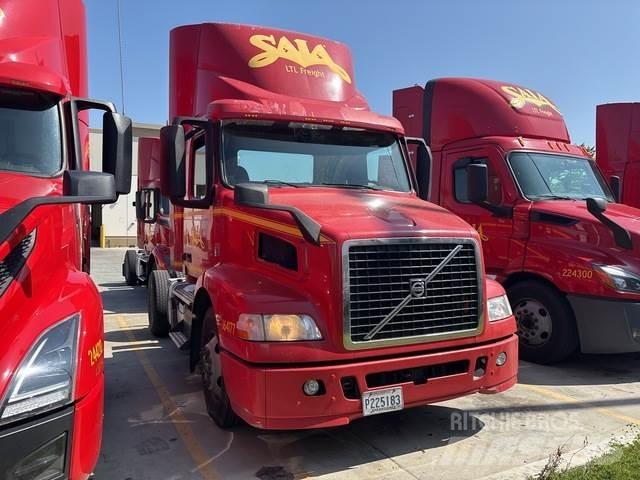 Volvo VNM42T Tegljači