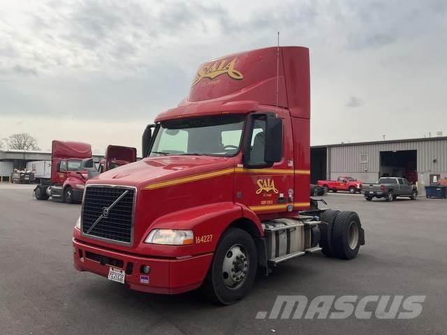 Volvo VNM42T Tegljači