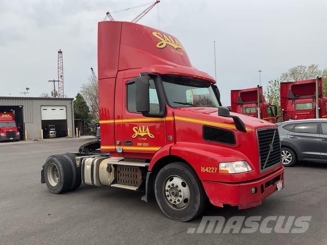 Volvo VNM42T Tegljači