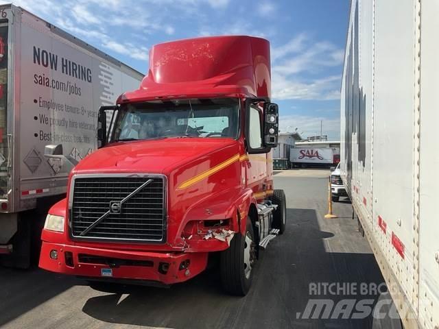 Volvo VNM42T Tegljači