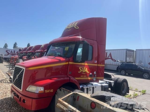 Volvo VNM42T Tegljači