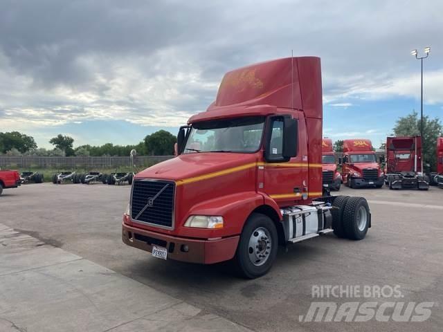 Volvo VNM42T Tegljači